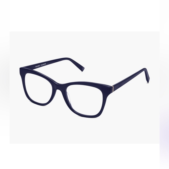 Hallie - Picture 2 of 5